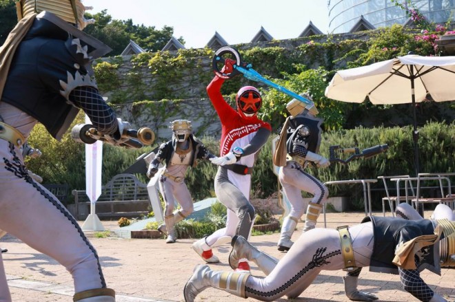 Bakuage Sentai Boonboomger VS King-Ohger 